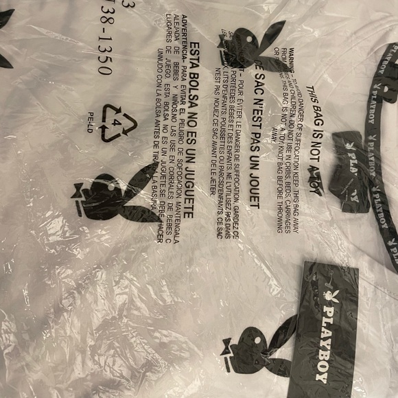 UNISEX OVERSIZED PLAYBOY SHIRT - new in package. MEDIUM SIZE (men or women).🖤🤍 - Picture 4 of 6